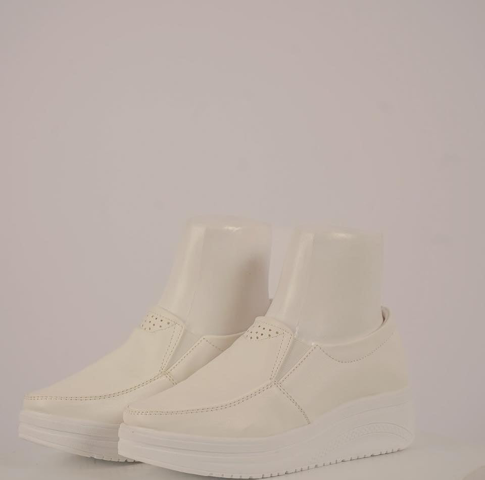 Zapatos Modelo Blanco Puntitos