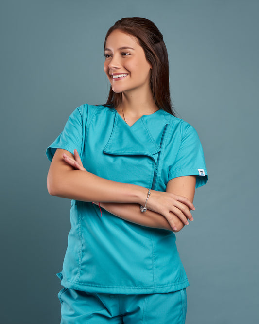 Uniforme de Enfermería Antifluido - Modelo 2 en 1