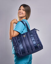 Cargar imagen en el visor de la galería, Bolso Puffer Azul
